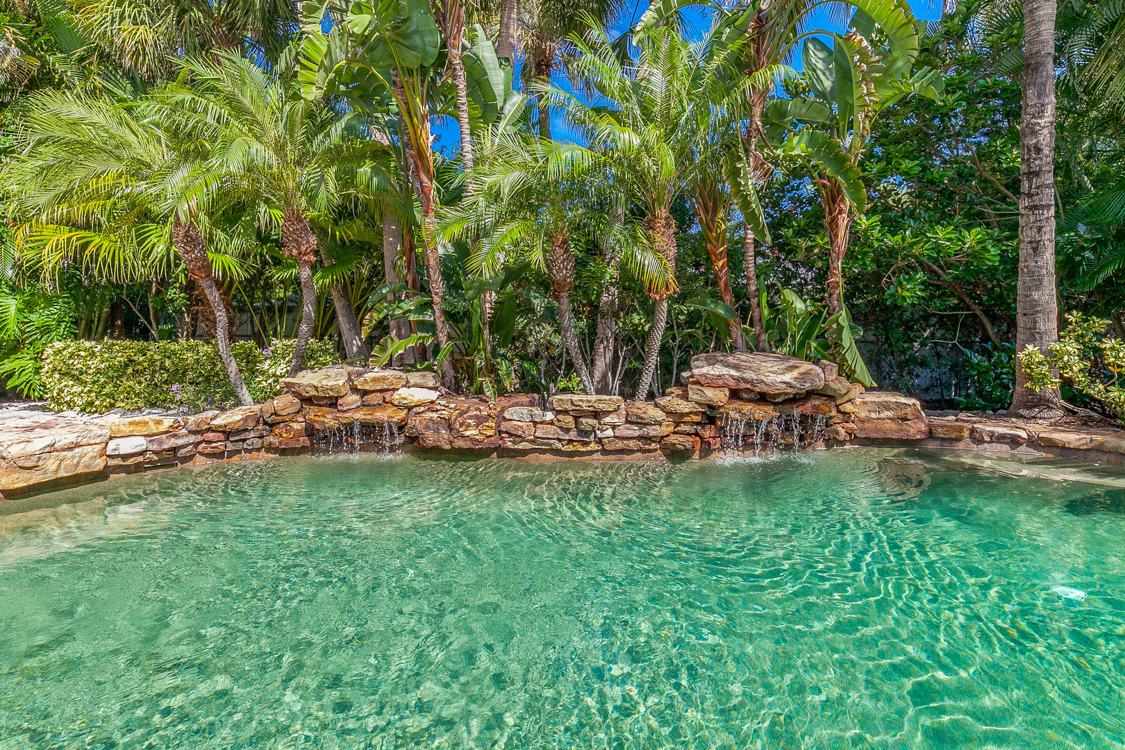 Holmes Beach – 3Bed/2Bath – Avail. 7/22-7/29